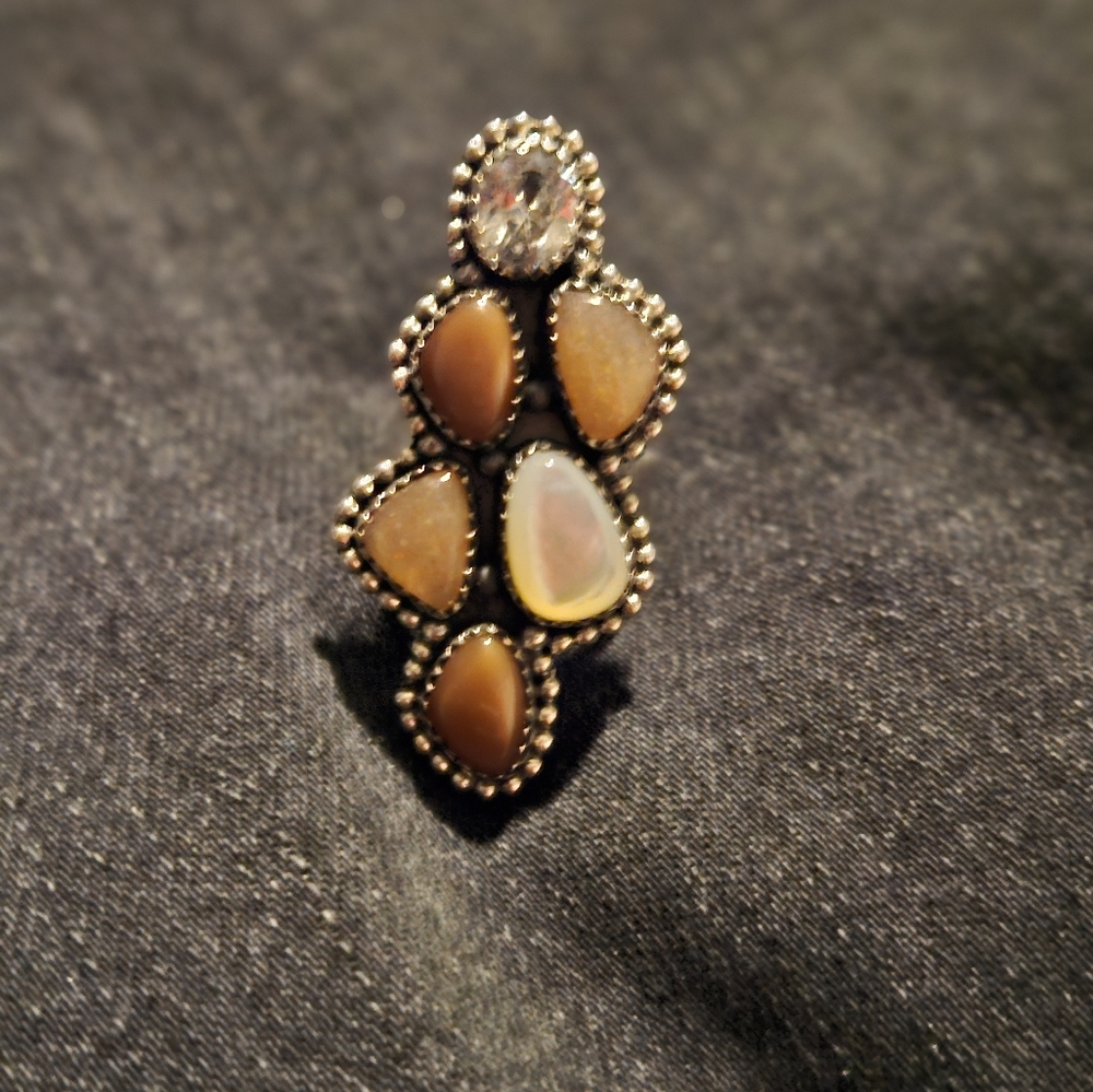 Ring - Picture 3 of 3